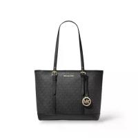 ราคา กระเป๋าสะพายไหล่ Michael Kors 35S0GTVT1V JET SET TRAVEL SMALL LOGO TOP-ZIP TOTE BAG (BLACK) (1733796926006527803)