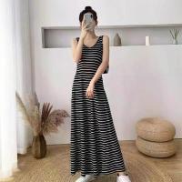 ราคา Black and White Sleeveless Vest Striped Dress 2025 Summer New Style Elegant Loose Slimming A-line Long Dress (1734021311936628549)