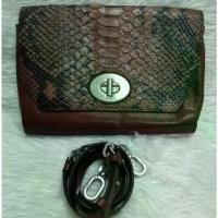 ราคา กระเป๋า โค้ท แท้ ลายหนังงู สีน้ำตาล Coach Vintage Used bag purse (1733917207367353349)