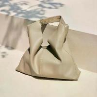 ราคา กระเป๋าสะพายไหล่เดี่ยวแบบเรียบง่าย ความจุขนาดใหญ่ กระเป๋าหนังวัวสำหรับผู้หญิง กระเป๋าถือใต้วงแขนหนังนิ่มดีไซน์เฉพาะตัว กระเป๋าหนังแท้ขนาดใหญ่ แบรนด์ เนม แท้ tiktok shop midmonth (1733397449283700613)