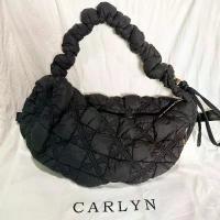 ราคา Used Carlyn Cozy size M กระเป๋าCarlynมือสอง ของแท้ COD (1733583340403656166)