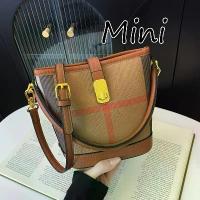ราคา กระเป๋าสะพายไหล่ผู้หญิง - กระเป๋าขนาดเล็กหรูหราอเนกประสงค์ พร้อมสายปรับได้และตัวล็อคทอง กระเป๋าสะพายข้างลายตารางคลาสสิกขนาดกะทัดรัดในสีเขียวขี้ม้า เหมาะสำหรับสิ่งของประจำวัน เช่น (1734206027735139645)