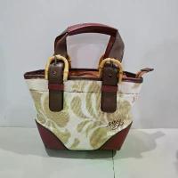 ราคา Y2Kสุดๆๆๆน้องน่ารักใบเก่าเก็บ BRAND :ROXY คําแนะนําการขายที่ร้อนแรงในเดือนนี้ women bag merge day กระเป๋าสตางค์ ใบเล็ก shouder สี ชมพู (1733144936935622321)