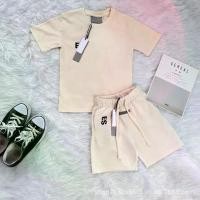 ราคา ชุดเสื้อผ้าเด็ก [COD] เสื้อผ้าดีไซน์เนอร์สำหรับเด็กผู้ชาย ชุดวอร์มแขนสั้น ชุดเสื้อยืดและกางเกงขาสั้นสำหรับเด็กผู้หญิง ชุดลำลองสำหรับเด็กเล็ก เสื้อยืด กางเกง เสื้อที CL250103 (1733820194146911491)