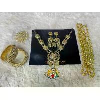 ราคา [พร้อมส่ง] เครื่องประดับชุดไทย ชุดสร้อย เข็มกลัด กำไล สังวาลย์ ครบเซต (1733927322845808192)