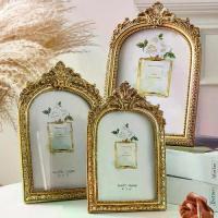 ราคา [กรอบรูปทองคำวินเทจ] กรอบรูปทองคำหรูหราวินเทจทำจากเรซินพร้อมกระจกด้านหน้า | ดีไซน์โค้งโบราณสำหรับตั้งโต๊ะหรือแขวนผนัง | เหมาะสำหรับของขวัญครบรอบแต่งงาน คริสต์มาส วาเลนไทน์ ตกแต่งบ้านและสำนักงาน (17333
