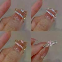 ราคา ชุดเครื่องประดับ 2 ชิ้น ความงาม สง่างาม โอชะ หัวใจคริสตัล สำหรับผู้หญิง สีทอง STAABLE แหวนนิ้วรักสำเร็จการศึกษา แหวน พญานาค ผู้ หญิง ซิลิโคน แหวน ปรับ ได้ ตาม ขนาด นิ้ว (1731748588358174225)