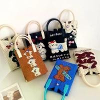 ราคา กระเป๋าใส่โทรศัพท์ถักนิตติ้ง, สไตล์ Ins ปีใหม่, เหมาะสำหรับนักเรียน, ดีไซน์การ์ตูน, สามารถใส่กุญแจและเหรียญ, กระเป๋าใบเล็ก, กระเป๋าถือไหมพรม, กระเป๋าสะพายไหล่เดียวและกระเป๋าสะพายข้าง (1732864027535968