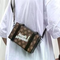 ราคา Ulzzang - กระเป๋าสะพายหนัง Pu ผู้ชาย แฟชั่นเกาหลี ความจุขนาดใหญ่ กระเป๋าสะพายข้าง กระเป๋าสะพายไหล่ กล่อง (1734232546762524592)