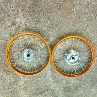 ราคา easternShop129 ใช้งานได้ ชุดล้อ WAVE110i 2009-2020 / WAVE125ปลาวาฬ / GZI หน้าดิส + หลังดั้ม ล้อโลส้ม + ดุมเดิม + ซี่ชุบ ขอบล้อ17 ตั้งให้เบ็ดเสร็จ มอเตอร์ไซค์ Motorcycle (1731123224484087980)