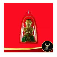 ราคา 【จัดส่งจากประเทศไทย】 ของแท้ 100% ลดราคา จี้ กุมารทองหลวงพ่อเต๋ คงทอง กุมารเทพกุมารในน้ำมันว่าน วัดสามง่าม. จ.นครปฐม บูชาเรียกทรัพย์เงินทอง ค้าขาย โชคลาภ เลี่ยมกรอบพลาสติก (1734339616203310338)