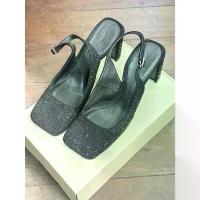 ราคา รองเท้าส้นสูง 3.5 นิ้ว jaspal สภาพดีมากใส่ออกงานครั้งเดียว คําแนะนําการขายที่ร้อนแรงในเดือนนี้ รองเท้ากินขา สงกรานต์ jelly bunny เพชร แบรนด์ รองเท้านิ่มๆ ใส่สบาย (1733196419230762617)