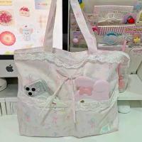 ราคา ￼carryme Tote Bag กระเป๋าผ้าสะพายข้างลายพิเศษติดระบาย มีซิป มีช่องด้านหน้า ใส่ ipad สมุด หนังสือ A4 (1733604406083225307)