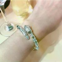 ราคา กำไลงู bracelet​ กำไลลิซ่า สร้อย ข้อมืองู เป็นตัวงู พันรอบ กำไลข้อมือทอง ลายเกร็ดงู ฝังเพชร คริสตัล (1734241311824250262)