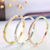ราคา GuCi กำไลข้อมือฝังเพชร ข้อมือแฟชั่นสแตนเลส เครื่องประดับใส่มือ สวยมาก หรูหรา ไม่ลอก ไม่ดำ ใส่ออกงาน ใส่อาบน้ำได้(TB224) สร้อย ข้อ มือ สีโรสโกลด์ (1734285000308262002)