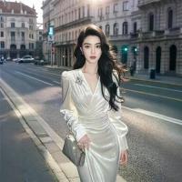 ราคา ชุดเดรสวันเกิดแฟชั่นใหม่ระดับไฮเอนด์ ชุดไปงานปาร์ตี้หรูหราในราคาที่เอื้อมถึงได้ สไตล์เฉพาะกลุ่ม เรียบหรูลักชัวรีโทนโซเชียลไลท์ สีขาว ผ้ากำมะหยี่ (1733987002774685066)