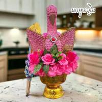 ราคา 【คนไทยแนะนำ!】 นกยูงเสียบเงิน ต้นนกยูงกฐิน สูงประมาณ17นิ้ว สีชมพู (แถมไม่เสียบเงิน10ไม้) ใช้เสียบธนบัตรถวายพระ (Sumpatichami) (1733563964330706305)