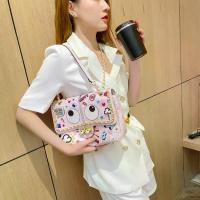 ราคา กระเป๋าตาโต กระเป๋า Eye Theme สะพายข้าง สายโซ่ สีชมพู (1733581981704619294)