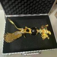 ราคา รูปปั้นเขี้ยวนกอินทรี สีทอง ของสะสม (1731279522498774442)