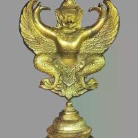 ราคา พญาครุฑองค์ใหญ่ ตั้งโต๊ะบูชา พิมพ์หน้าดุ ขนาดกว้าง65ซม สีทอง (1733291423981471090)