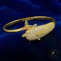 ราคา กำไลโลมานำโชค (Dolphin Bangle) สีทอง ฝังเพชร CZ สัญลักษณ์แห่งความรักและความสำเร็จ (1734159045794956695)