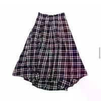ราคา กระโปรงยาว ลายสก็อต แบรนด์เกาหลี private pause สไตล์ vivien westwood สีน้ำเงิน แดง (1733916914439915255)