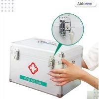ราคา กล่องปฐมพยาบาล กล่องยา สีเงิน Portable First Aid Kit Storage Box with Shoulder Belt (1733704471296967845)