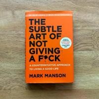 ราคา Hardcover The Subtle Art of Not Giving a F*ck by Mark Manson หนังสือ ปกแข็ง (1734194963300910935)