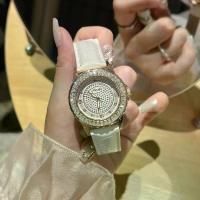 ราคา นาฬิกาข้อมือผู้หญิง สายหนัง สีขาว หน้าปัดเพชร เต็มวง ขอบเพชรบาเก็ต ระบบควอตซ์ กันน้ำ หรูหรา ไฮโซ ดูแพง ขับผิว ออร่าจับ สไตล์เกาหลี ใส่ออกงาน ราตรี ปาร์ตี้ ของขวัญ White Leather F (1733443606758720870)