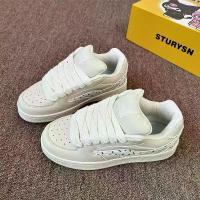 ราคา รองเท้าส้นเตารีดครีม พื้นหนา สไตล์ฮ่องกง สำหรับผู้หญิง เทรนด์ Ins ฤดูใบไม้ผลิ มาใหม่ รองเท้าสีขาว รองเท้าผ้าใบกีฬาลำลองอเนกประสงค์ (1733296605727917137)