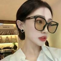 ราคา แว่นกันแดดกรอบเหลี่ยมขนาดใหญ่, M เล็บ, แว่นกันแดด Ins ใหม่, เหมาะสำหรับหน้ากลมขาว, สไตล์เกาหลี, แว่นกันแดดแฟชั่นคนดังทางอินเทอร์เน็ต, 2024 (1730259782083513124)