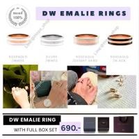 ราคา สีใหม่2025 ของแท้100% แหวนDW รุ่น Emalie Ring อุปกรณ์ครบ แหวนแฟชั่น แหวนทอง แหวนเงิน แหวนคู่ แหวนคู่รัก แหวนเกาหลี (1734353730673018263)
