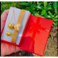 ราคา เซ็ท3ชิ้นสร้อยคอ2สลึงโซ่เล้กจี้ใจ18-ข้อมือ1บ.แพหัวใจกลาง1ดวง-แหวน2สลึงเปียรอยหัวใจทองหุ้มฟรีกล่องตะจอ คําแนะนําผลิตภัณฑ์ใหม่ของเดือนนี้ เครื่อง ประดับ ผู้หญิง คอ เชือกร่ม ตอก (1732696283648853568)