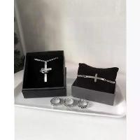 ราคา เซตสร้อยคอ ข้อมือ แหวน เซตละ 399-. พร้อมกล่องใส่ (1733534321065625268)
