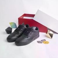 ราคา BIKK - รองเท้าผ้าใบ รุ่น "The Fool" Black Leather Sneakers Size 39-44 (1730339461991730129)