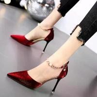 ราคา รองเท้าส้นสูงหัวแหลมสำหรับผู้หญิง ฤดูร้อนใหม่ รองเท้าแตะแบบโปร่ง ส้นบาง สีไวน์แดง รองเท้าเดี่ยว สายเดียว รองเท้าส้นสูง (1733590716394997309)