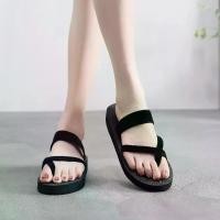 ราคา รองเท้าแตะสำหรับผู้หญิง รองเท้าแตะลำลอง รองเท้าชายหาดแบบสายรัด รองเท้าแตะส้นแบน ซีรีส์สีลูกกวาด indian traditional sandals women jmi kasut shoe fipper ทรงเอ หู หนีบ คีบ (1733750441995240484)