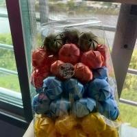 ราคา เหรียญโปรยทาน ลูกบอล/ลูกส้ม 100ชิ้น งานตัวเปล่า ใส่เหรียญ1/2/5/10฿ได้ พร้อมวิธีการใส่ (1733494464619972051)