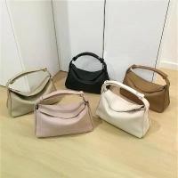 ราคา กระเป๋าถือกล่องอาหารกลางวันสไตล์เรโทร ลายเนื้อ อเนกประสงค์ เหมาะสำหรับการเดินทางและการใช้งาน กระเป๋าสะพายไหล่ กระเป๋าสะพายข้าง ใหม่ในปี 2568 กระเป๋า ทรง หมอน แบรนด์ แท้ (1732178715714947503)