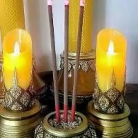 ราคา ชุดธูป เทียน ลายพุ่มข้าวบิณฑ์ รุ่น เสียบปลั๊ก (1733310873584240637)