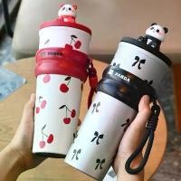 ราคา กระติกน้ำร้อน ดีไซน์ตุ๊กตาน่ารัก ถ้วยกาแฟ ดูดี สำหรับสาวๆ ความจุมาก ถ้วยฟาง แบบพกพา ลายการ์ตูน ถ้วยน้ำน้ำแข็ง แก้ว เก็บ ความ เย็น เซรามิค กระติก น้ํา เก็บ ความ เย็น ขนาด (1731249189981226686)