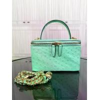 ราคา กระเป๋าหนังนกกระจอกเทศ รุ่น Makeup Bag แบรนด์ Elias & Eloise สีเขียวมิ้นท์ (1734305046770714522)