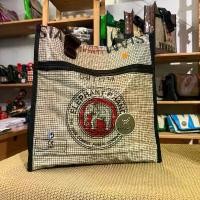 ราคา Messenger Bag 2in1 ลายช้างแดง ขนาด 36*37*11 ซม. (A015) วัสดุ SackPlastic Bio ผ้าซับในพรีเมียม งานปักถุงกระสอบออกแบบทำการเย็บโดยคนไทย รับประกัน 6 เดือน (1729431055465744712)