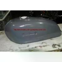 ราคา ถังน้ำมัน Yamaha RX100 Fuel tank สีพื้น ซื้อนำไปทำสีที่ต้องการเอง ของใหม่ Firstmotorshop เก็บเงินปลายทางได้ (1733066841426265955)