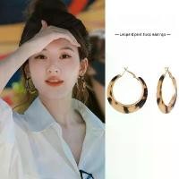 ราคา ต่างหูห่วงพิมพ์ลายอารมณ์เสือ สำหรับผู้หญิง ดีไซน์ไม่ซ้ำใคร อเนกประสงค์ สไตล์เรโทร ต่างหูใหม่ สไตล์ฮอต เหรียญ หลวง พ่อ คูณ แหวน สลัก มือ ตุ้ม หู jewelry mystery jar ชุด ต (1731564040237647525)