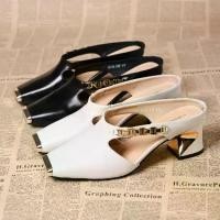 ราคา Summer New Genuine Leather Closed-Toe Mules Thick Heel French Style Slippers Soft Leather Metal Closed-Toe Iron Toe Square Toe Women's Outdoor Wear (1733620936041399866)