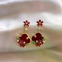 ราคา New Red Four-Leaf Clover Zircon Flower Earrings for Women, Vintage Light Luxury High-End Stud Earrings, Unique and Beautiful Ear Jewelry (1734245930803693407)