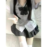 ราคา ชุดนิสิตกับชุดนักศึกษา เสื้อเชิ้ตแขนสั้น เสื้อเชิ้ต สไตล์กระโหลก เครื่องแบบโรงเรียน ไทย เครื่องแบบ JK ของแท้และดั้งเดิม ปักลาย สีเทาน้ำ ลายทาง อเนกประสงค์;ชุดนิสิตผู้หญิง (1730428993909853100)