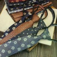 ราคา เนคไท เนคไทสำเร็จรูป เนคไทแฟชั่น เนคไทสำหรับงานแต่งงาน สีน้ำเงินวินเทจ ลายดอกไม้ สำหรับใช้ในธุรกิจและบนเวที (1734029458598167757)