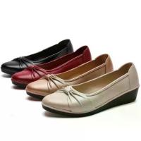 ราคา shoes รองเท้าคัทชู รองเท้าหนัง เท้าแบน รองเท้าส้นเตี้ย & รองเท้าคัชชูหนังนิ่มหัวแหลม ส้นตึก แต่งผูกโบว์ shoes รองเท้าคัทชู รองเท้าหนัง เท้าแบน รองเท้าส้นเตี้ย (1733540446621566659)